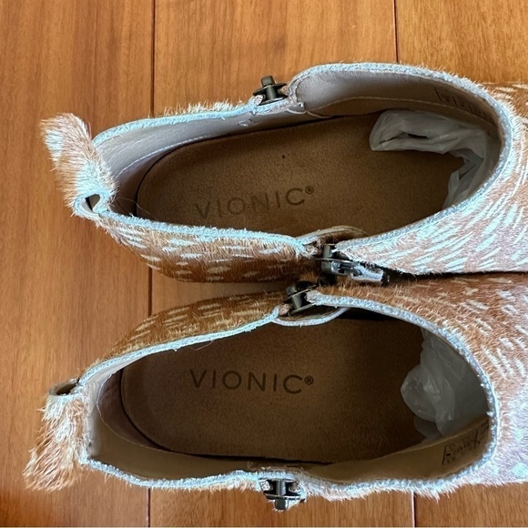 NWOT Vionic Leather or Haircalf Deer Print Real Fur Zip Ankle Boots Cecily Tan - Picture 9 of 13